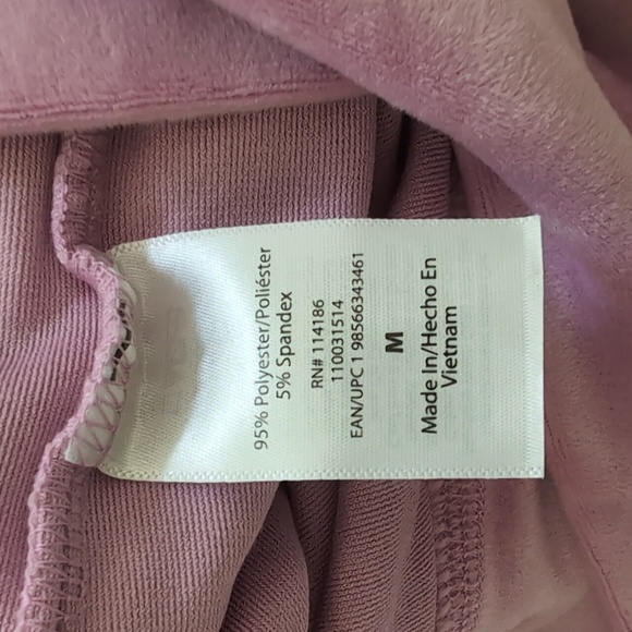 Juicy Couture Velour Set - Picture 8 of 8